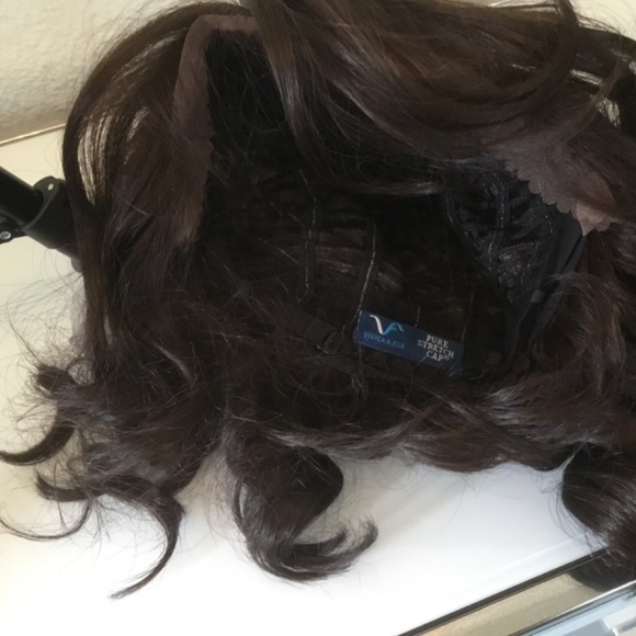 Vivica A Fox lace front bob wig #4 - Picture 4 of 13